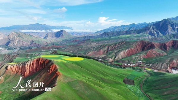 配资炒股软件 青海祁连：卓尔山风景壮美